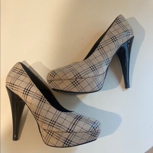 Chic Black and Tan Stiletto Platform Heels